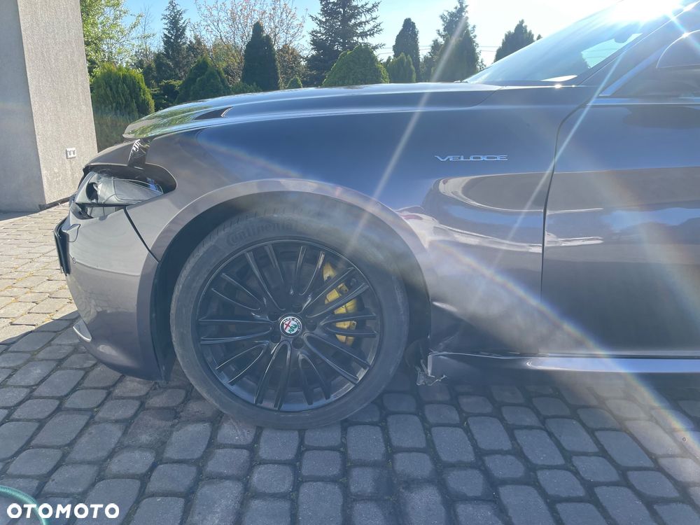 Alfa Romeo Giulia 2.2 AT8-Q4 Veloce - 3