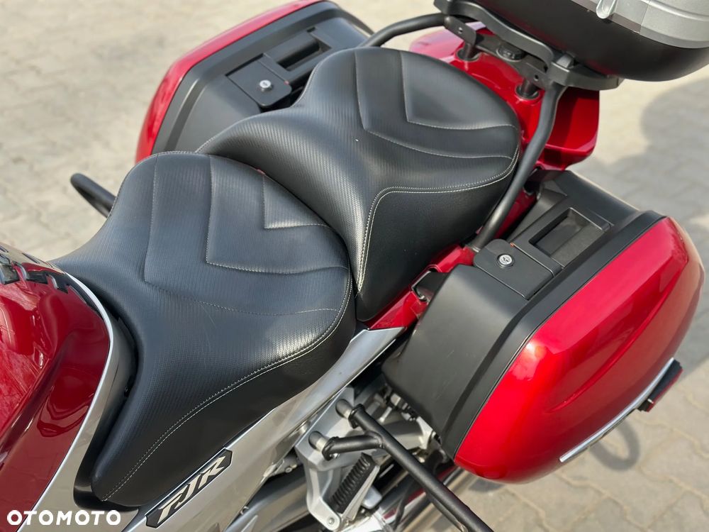 Yamaha FJR - 7