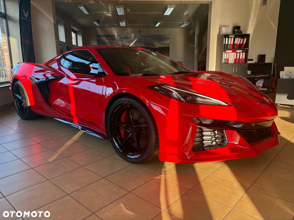 Chevrolet Corvette - 4