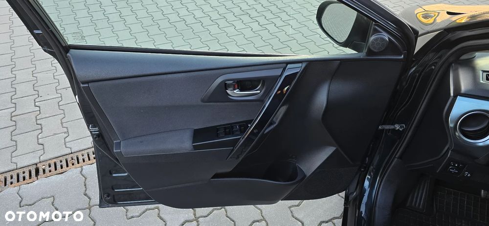 Toyota Auris - 22