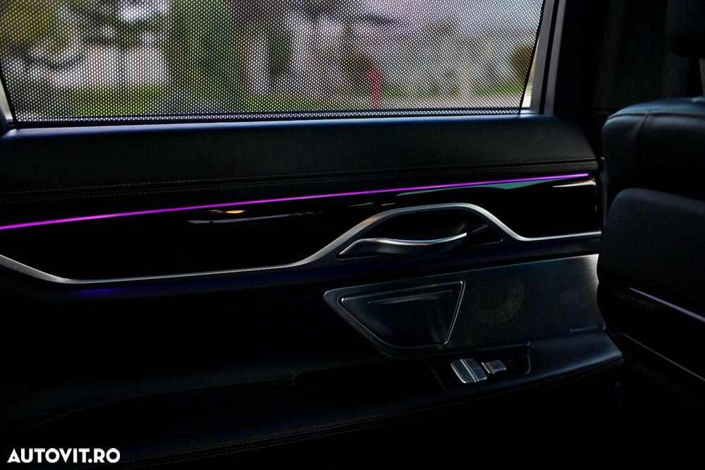 BMW Seria 7 745e - 26
