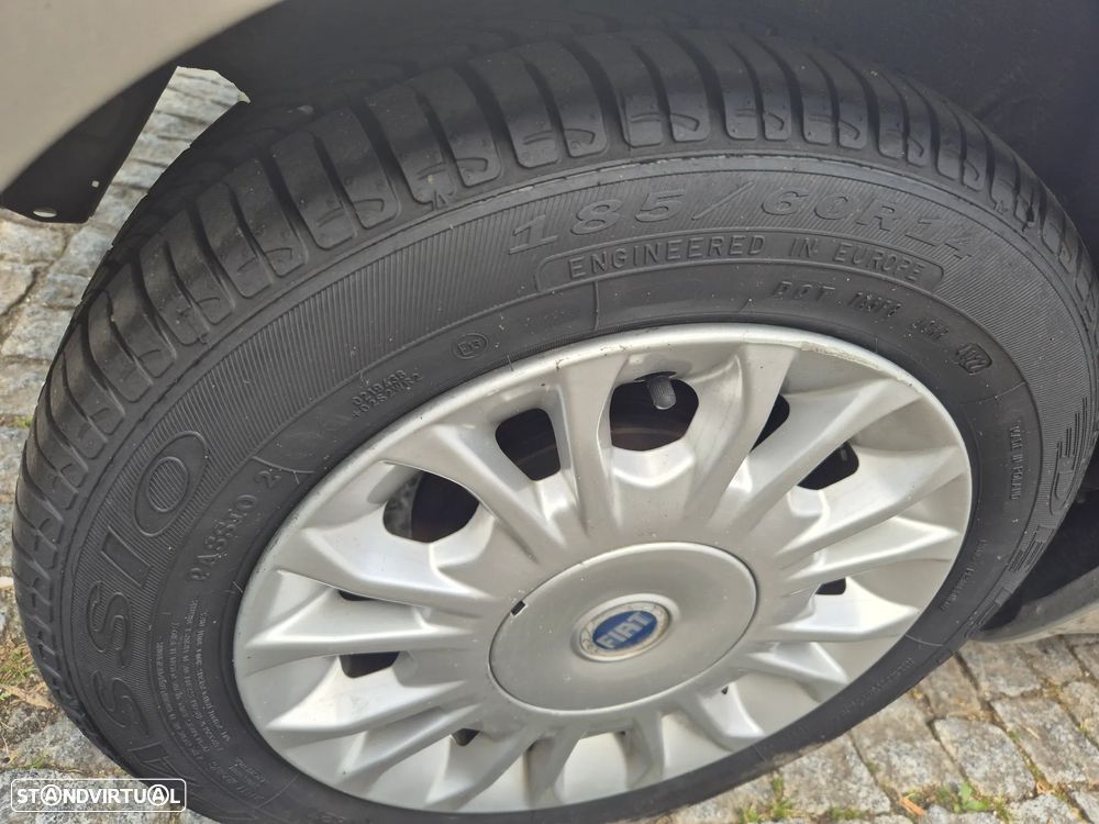 Ford Fiesta 1.25 Techno - 11