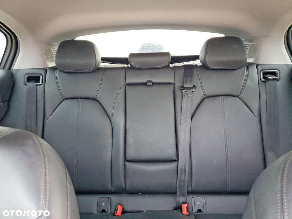 Alfa Romeo Stelvio - 11