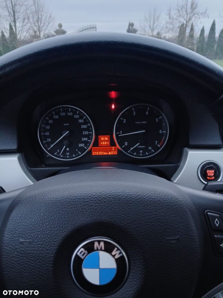 BMW Seria 3 318i - 4