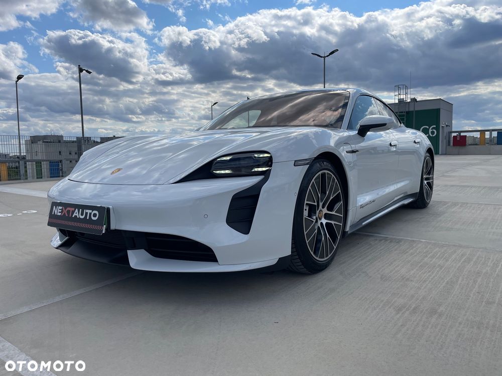 Porsche Taycan Turbo - 4