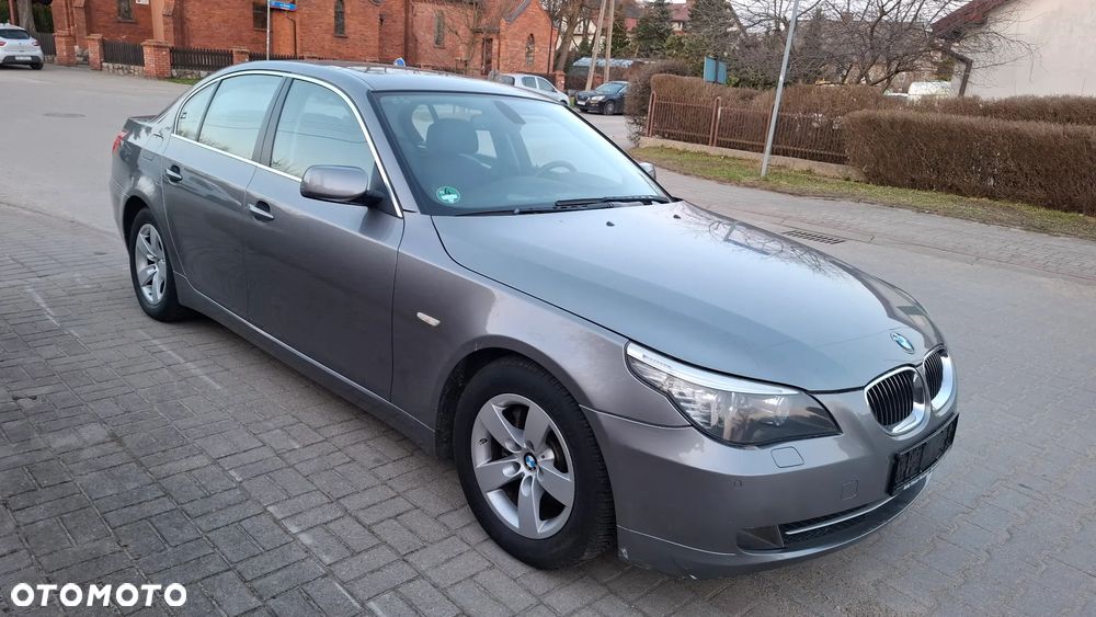 BMW Seria 5 525i - 4