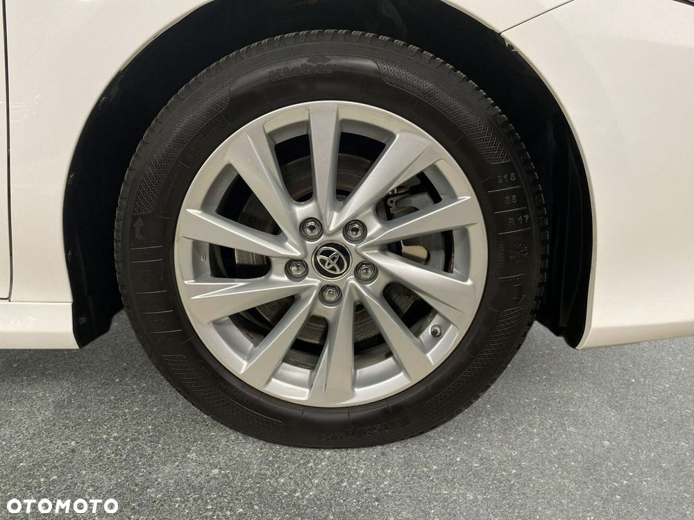 Toyota Camry - 13