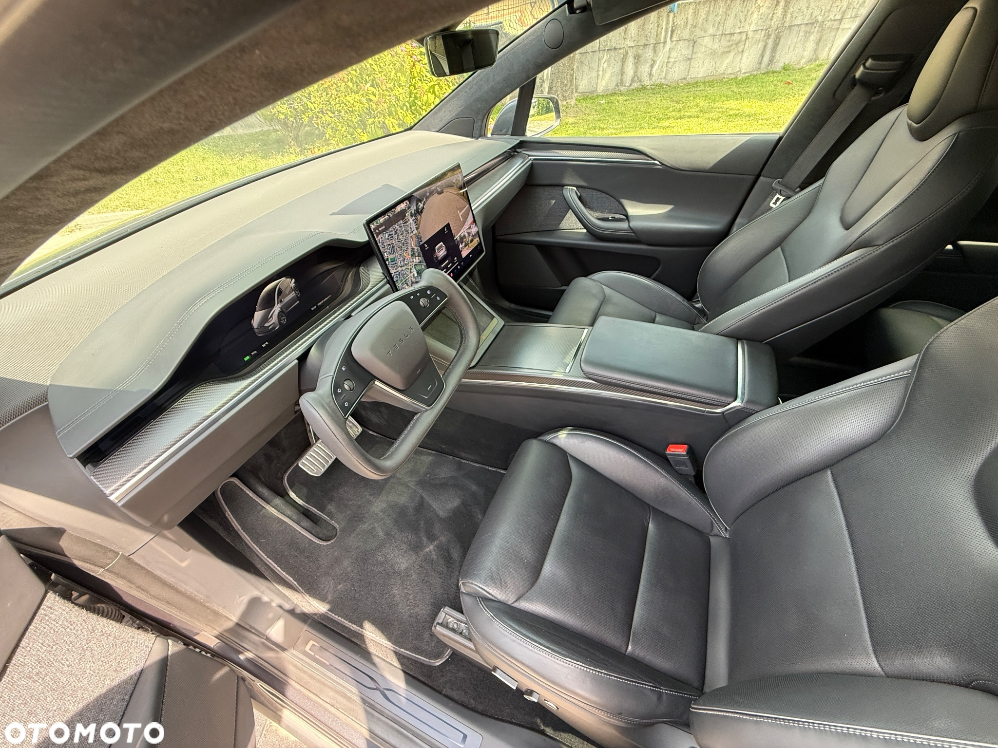 Tesla Model X Plaid - 8