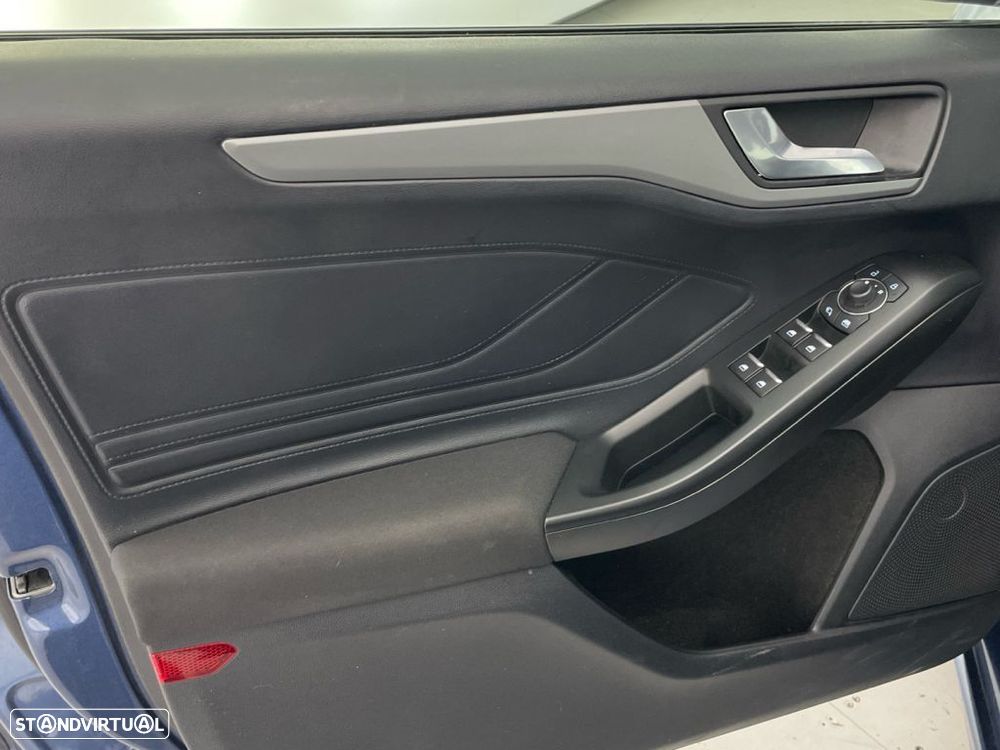 Ford Focus 1.0 EcoBoost MHEV ST-Line - 17