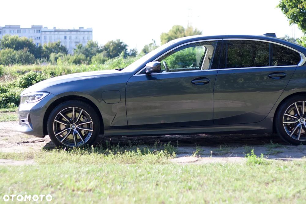 BMW Seria 3 330e Luxury Line - 4