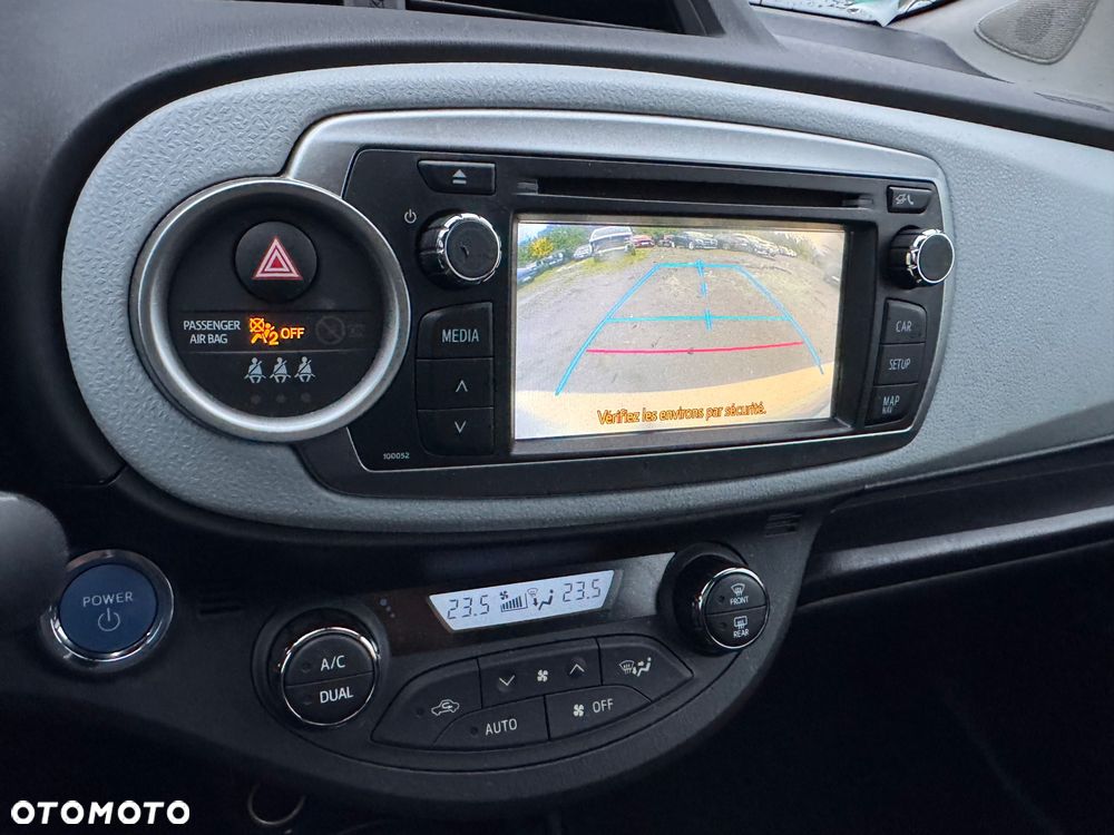 Toyota Yaris Hybrid 100 Premium - 20