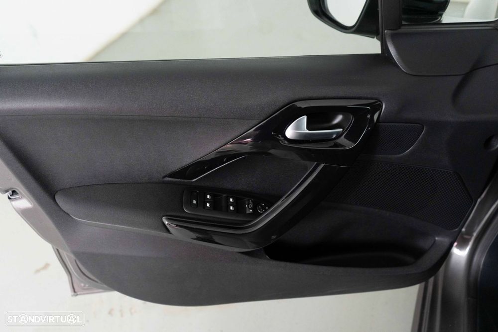 Peugeot 208 1.2 PureTech Style - 19