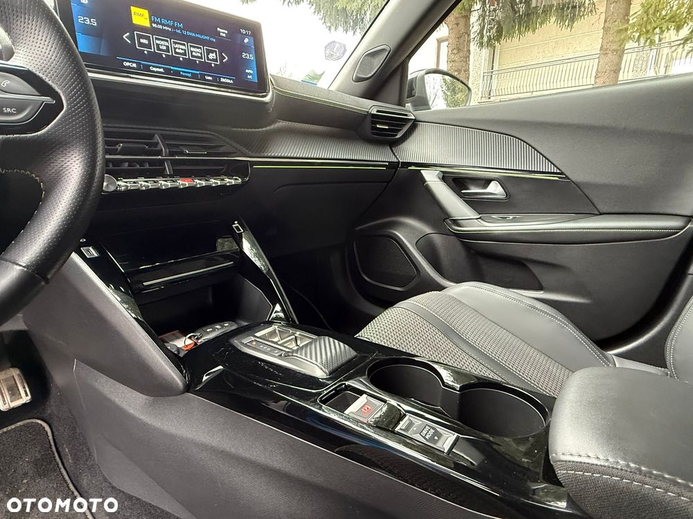 Peugeot 2008 1.2 Pure Tech GPF Allure S&S EAT6 - 18