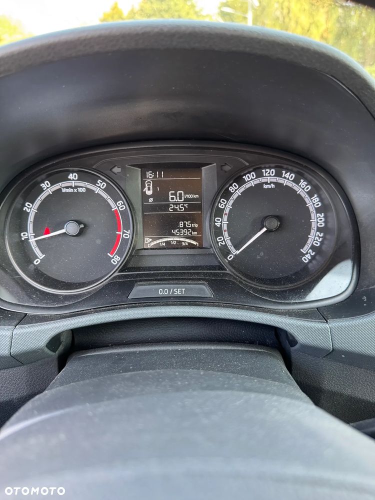 Skoda Fabia 1.0 Ambition - 11