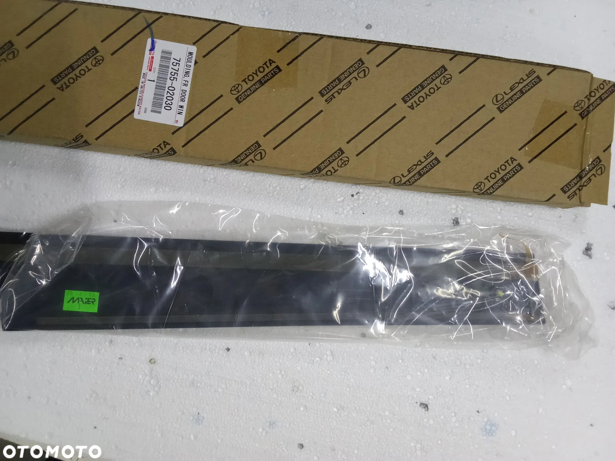 Toyota Auris II listwa drzwi 75755-02030 - 2