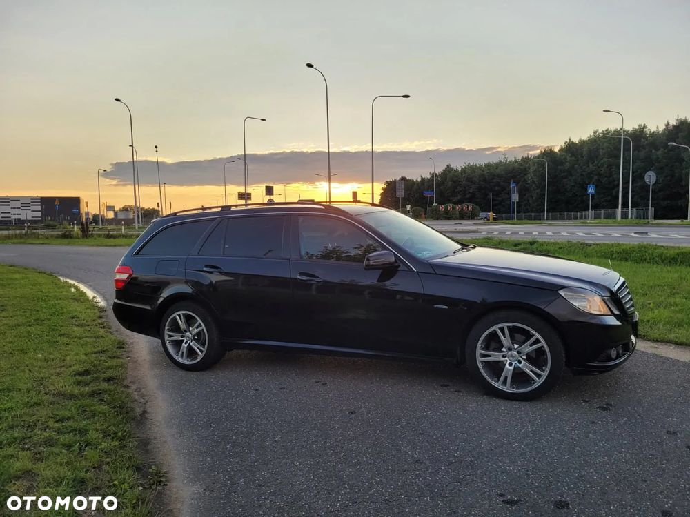 Mercedes-Benz Klasa E 220 CDI DPF BlueEFFICIENCY Avantgarde - 4