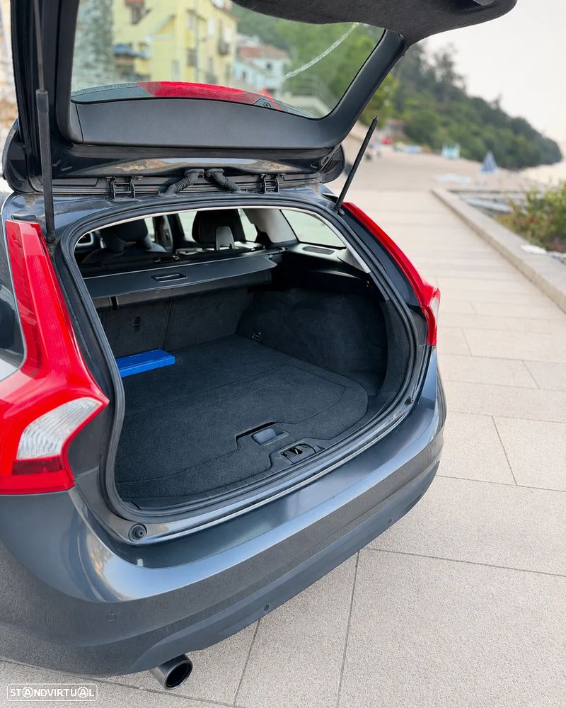 Volvo V60 1.6 D2 Drive Momentum Start/Stop - 10