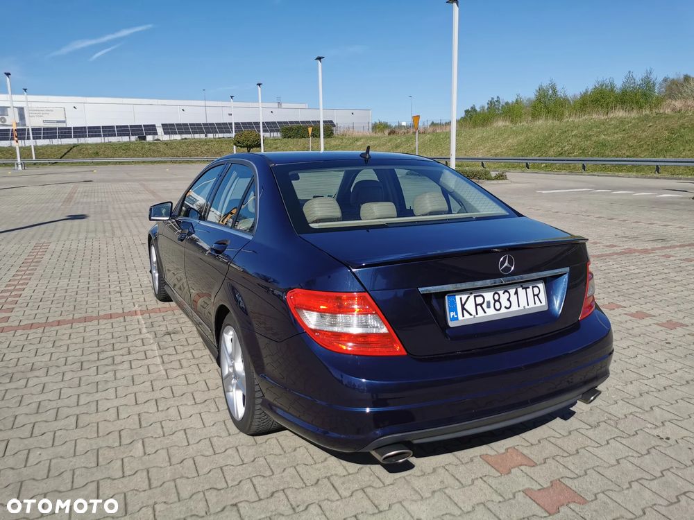 Mercedes-Benz Klasa C 300 4Matic 7G-TRONIC Avantgarde - 8