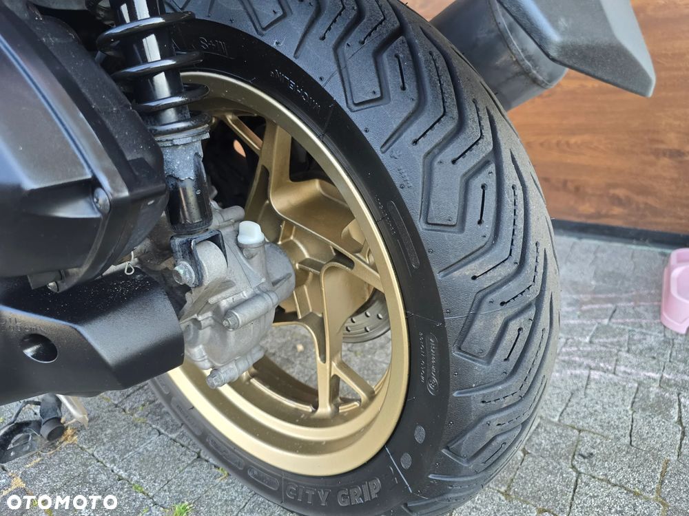 Yamaha X-max - 32
