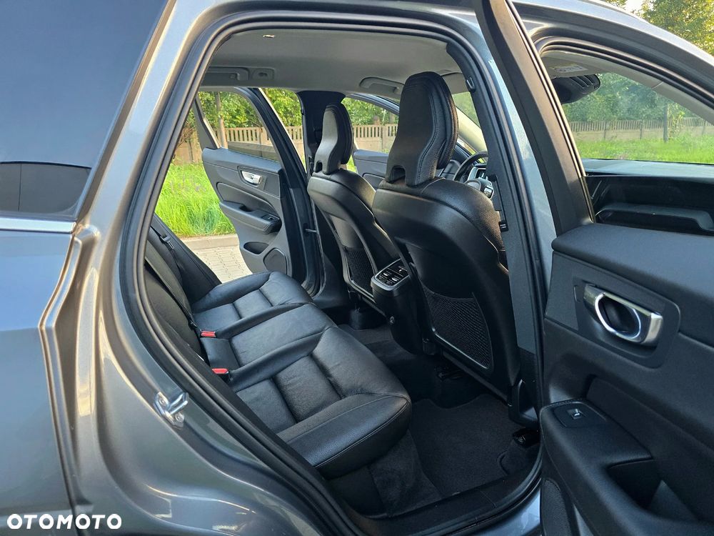 Volvo XC 60 B4 D Inscription - 19
