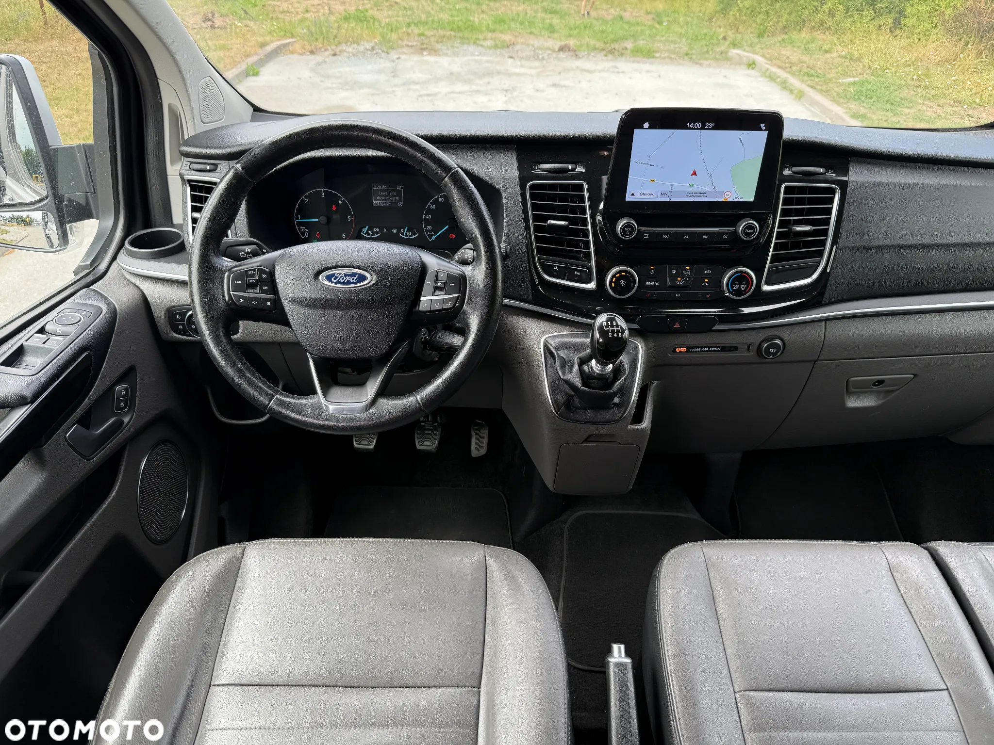 Ford Tourneo Custom - 17