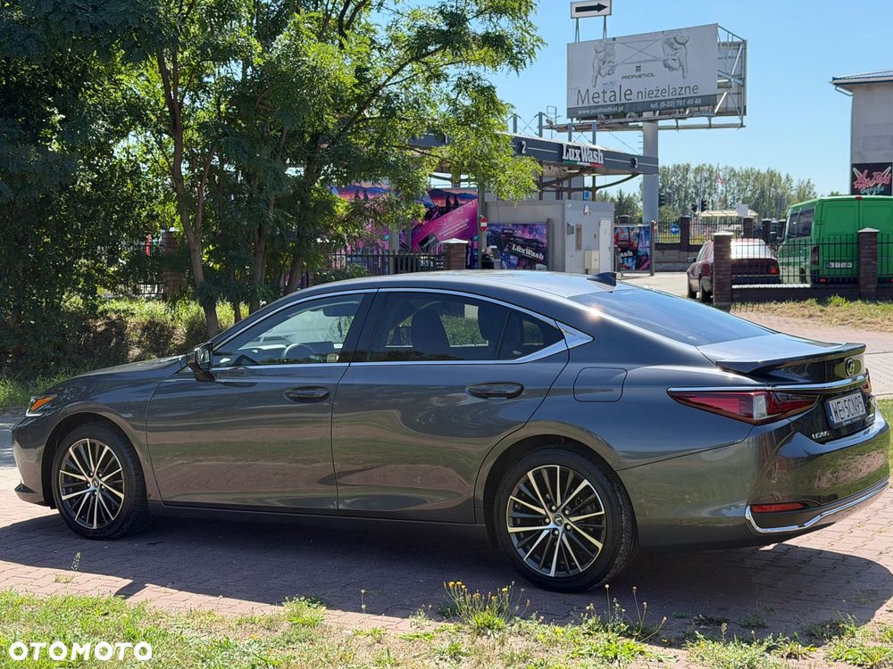 Lexus ES 300h Prestige - 17