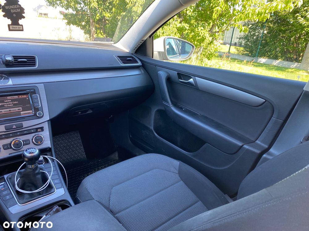 Volkswagen Passat 2.0 TDI Comfortline - 17