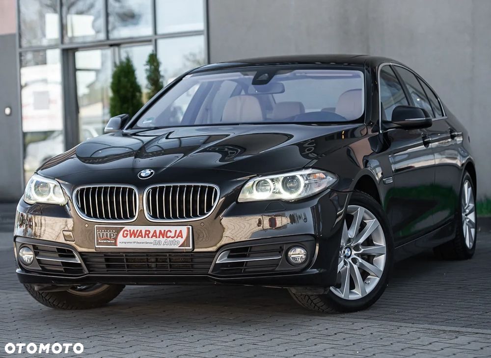BMW Seria 5 525d Sport-Aut Luxury Line - 2