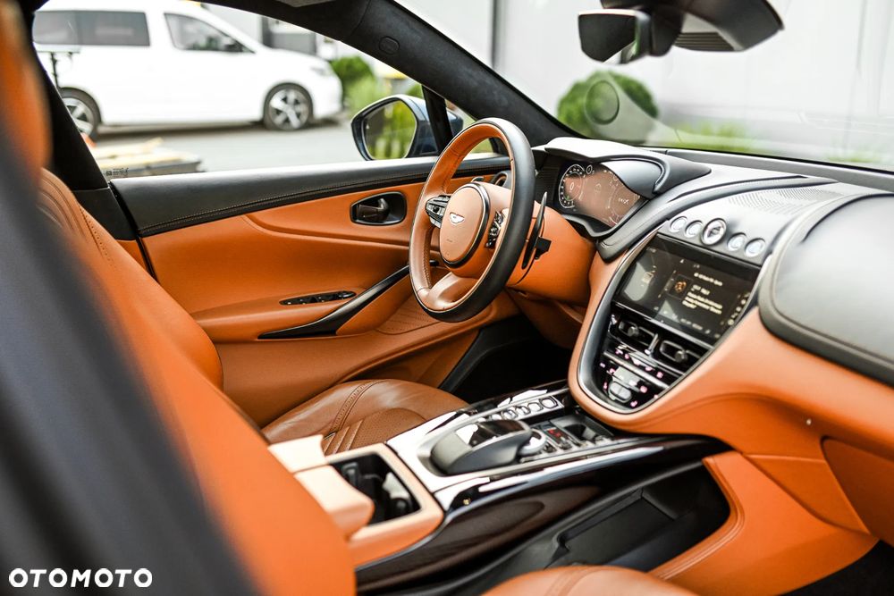 Aston Martin DBX Standard - 25
