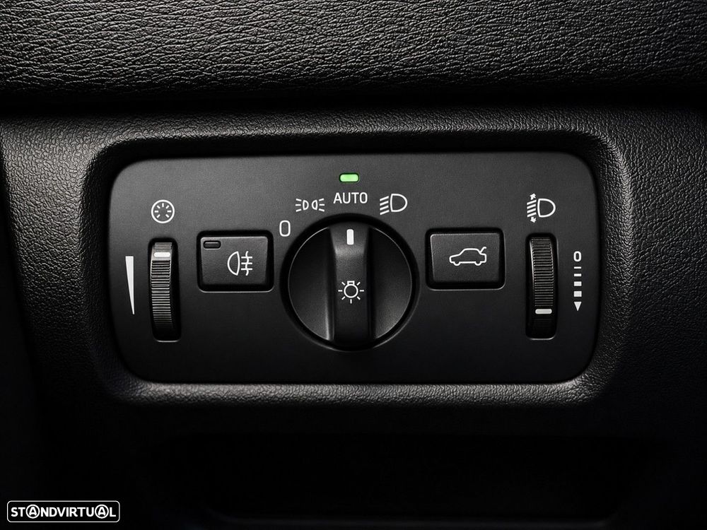 Volvo V40 1.6 D2 Momentum - 19