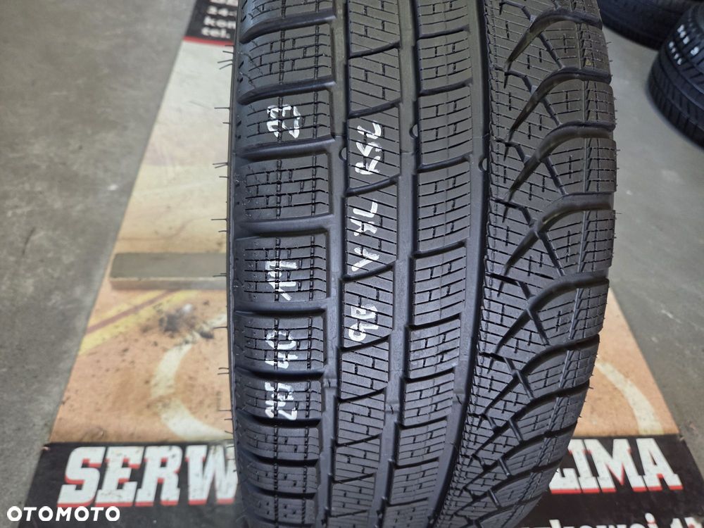 opona używana 245/40R19 Pirelli Winter PZERO TM * RSC RUNFLAT - 2