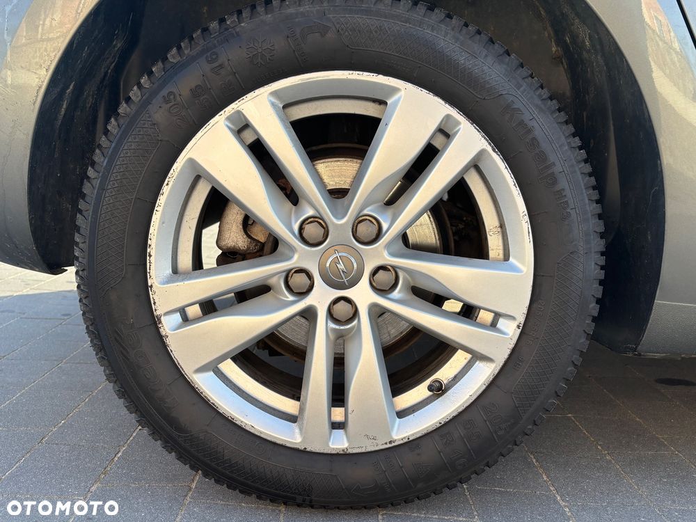 Opel Astra 1.6 T Dynamic S&S - 24