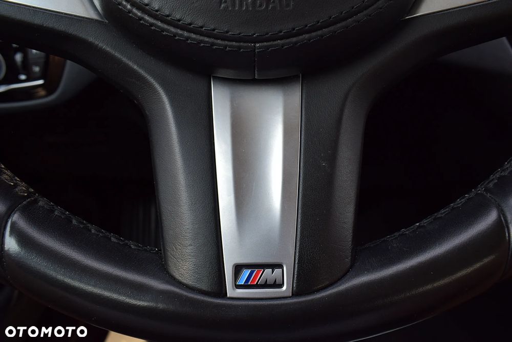 BMW Seria 5 520d xDrive Sport Line sport - 12