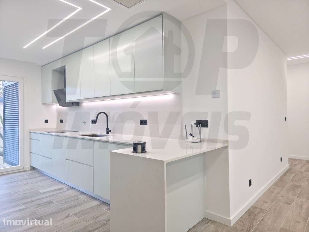 T4 140m2 1º Andar/Garagem/Elevador/4 Varandas | Vista Rio - 695.000€ - Grande imagem: 2/16