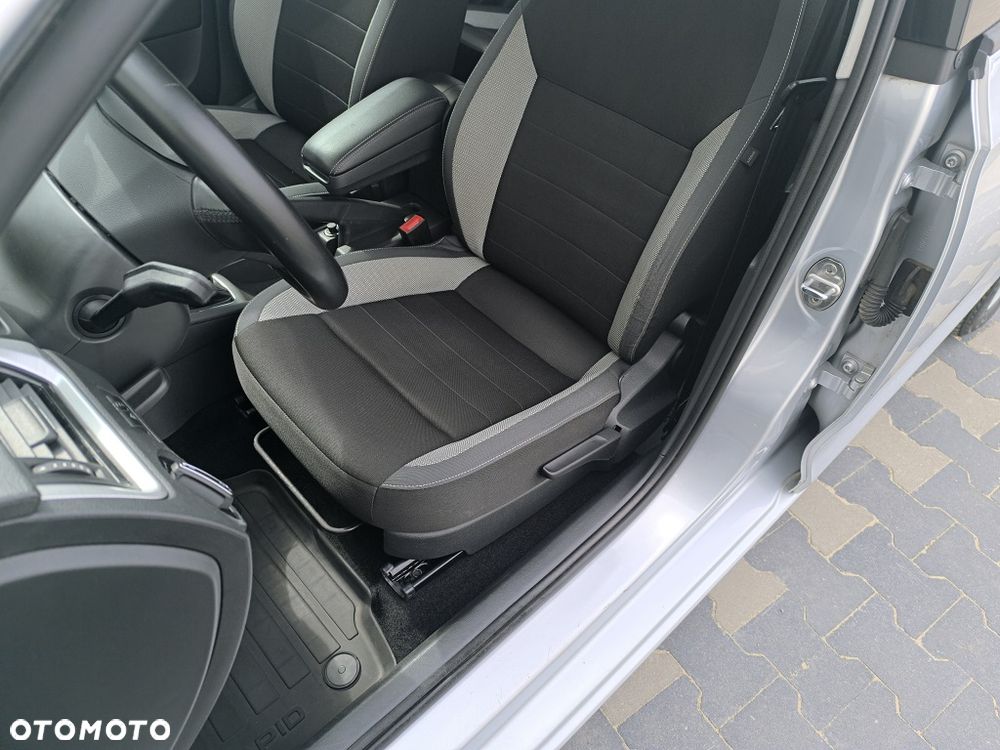 Skoda RAPID 1.2 TSI Ambition - 25