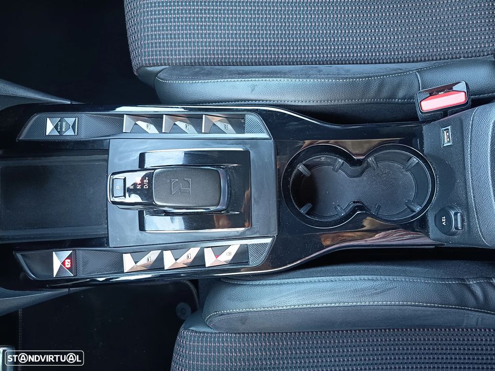 DS DS3 Crossback E-TENSE PERFORMANCE LINE - 14