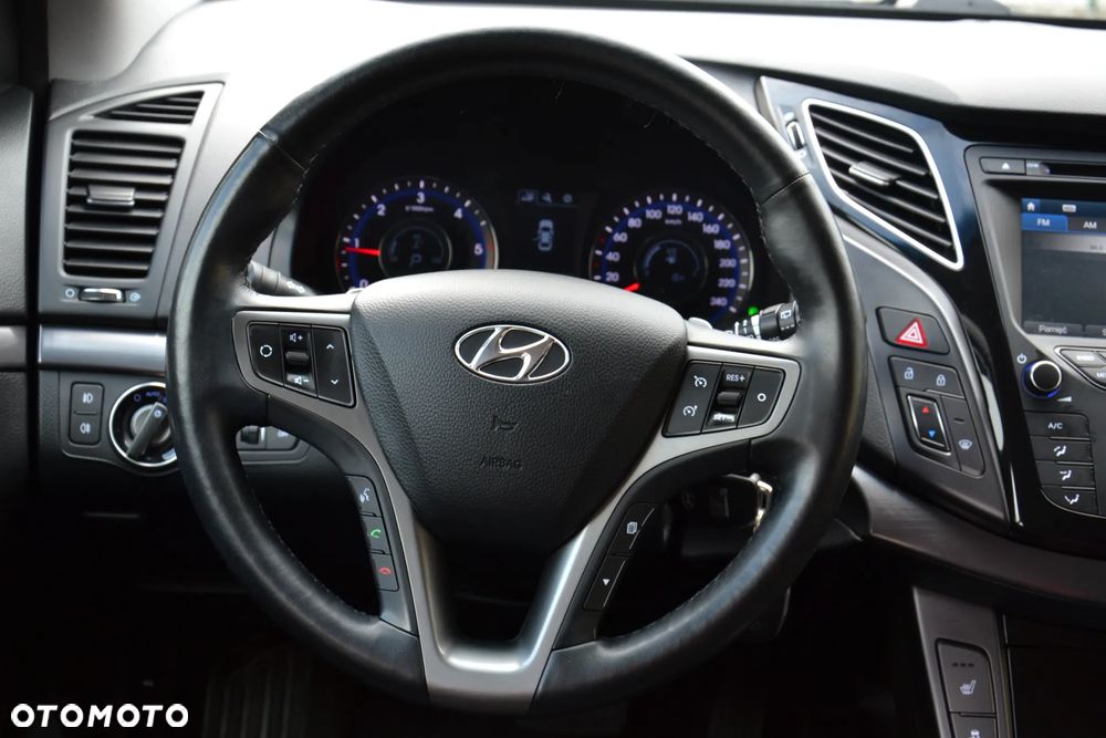 Hyundai i40 Kombi blue 1.7 CRDi DCT Premium - 22