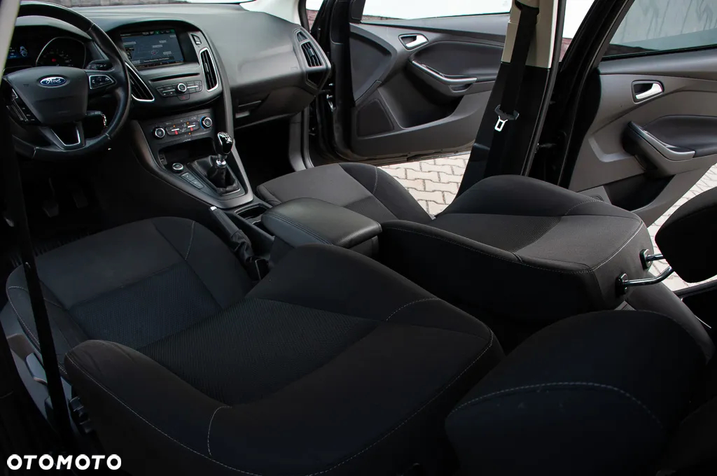 Ford Focus 1.5 EcoBlue Start-Stopp-System TITANIUM - 37