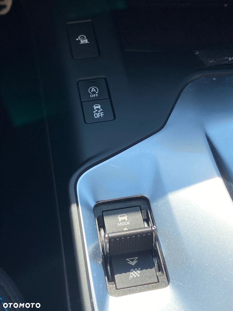 Jaguar E-Pace 2.0 i4D AWD R-Dynamic S - 24