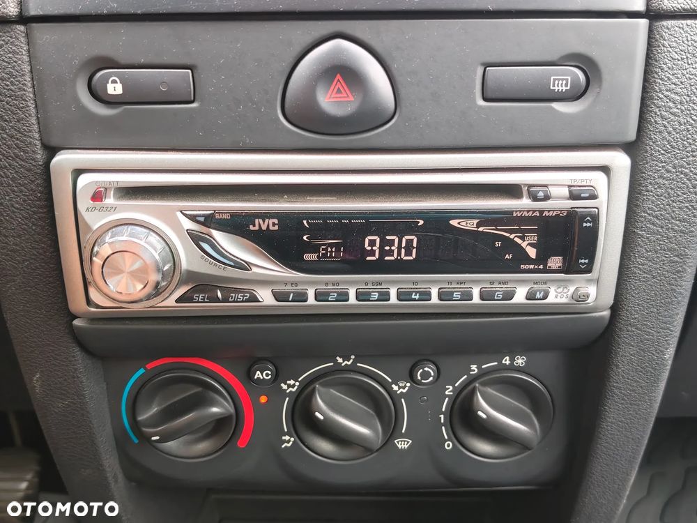 Renault Clio 1.2 16V Expression - 11