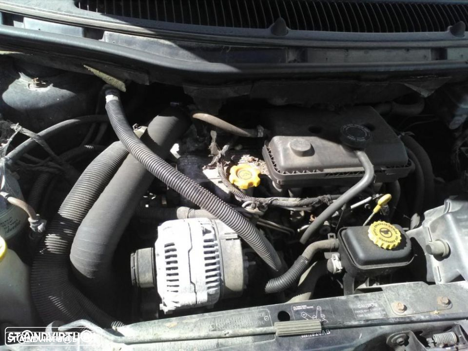 Chrysler Voyager 2.5 td de 2000 para peças - 8