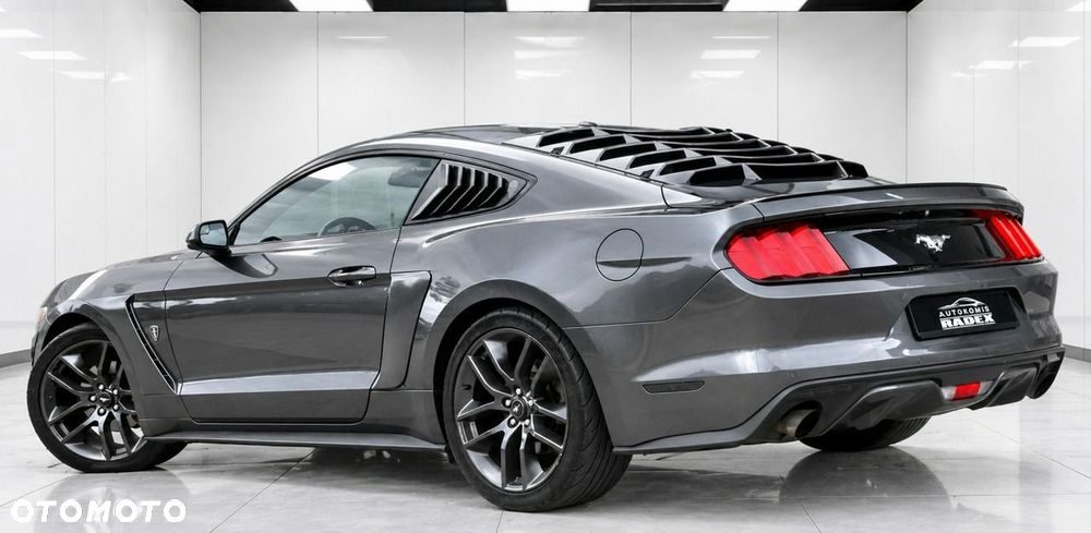 Ford Mustang - 10