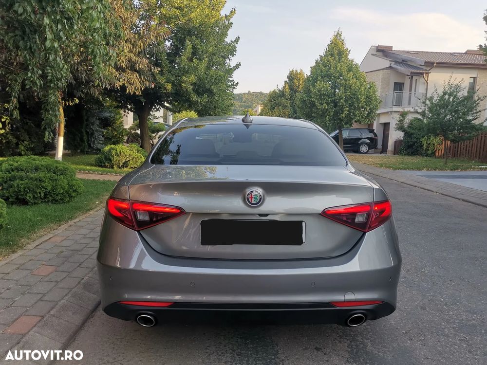 Alfa Romeo Giulia 2.2 Diesel AT8 Executive - 14
