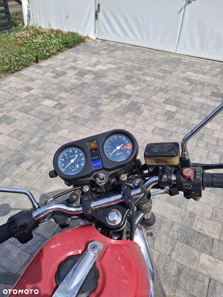 Honda CB - 4