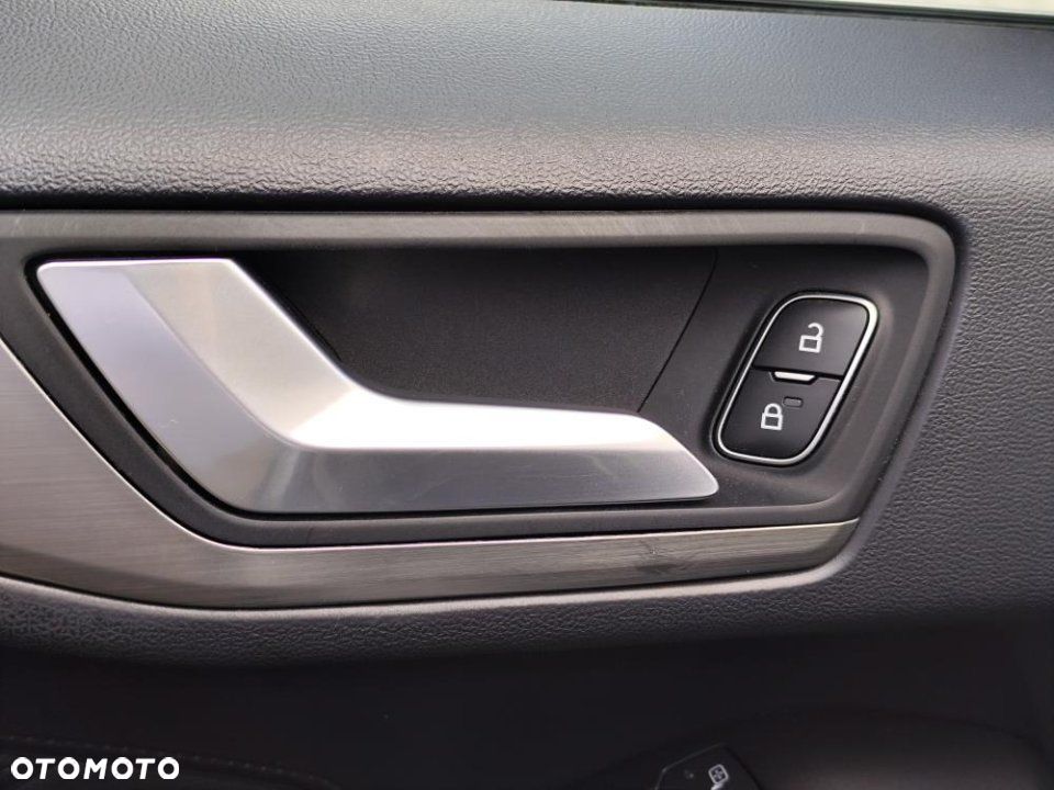 Ford Focus - 32