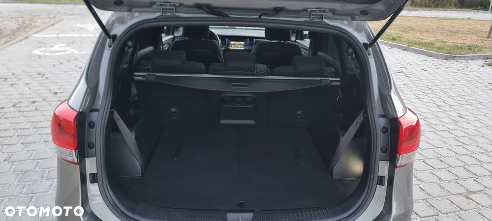 Kia Carens 1.6 GDI ISG Spirit - 31