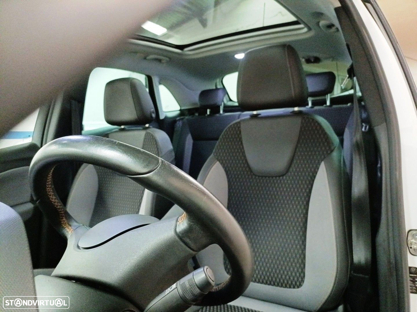 Opel Crossland X 1.2 T Business Edition - 20