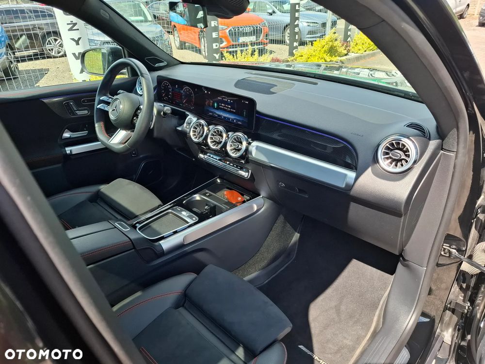 Mercedes-Benz GLB 250 4-Matic AMG Line 8G-DCT - 22