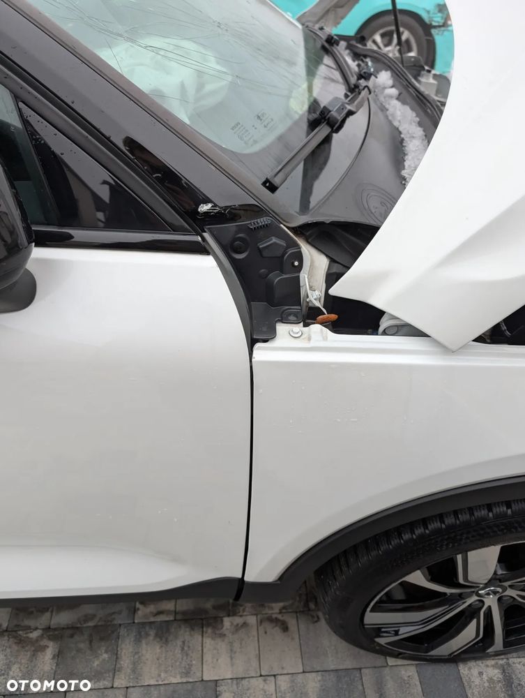 Volvo XC 40 82kWh P8 Recharge AWD Pro - 30