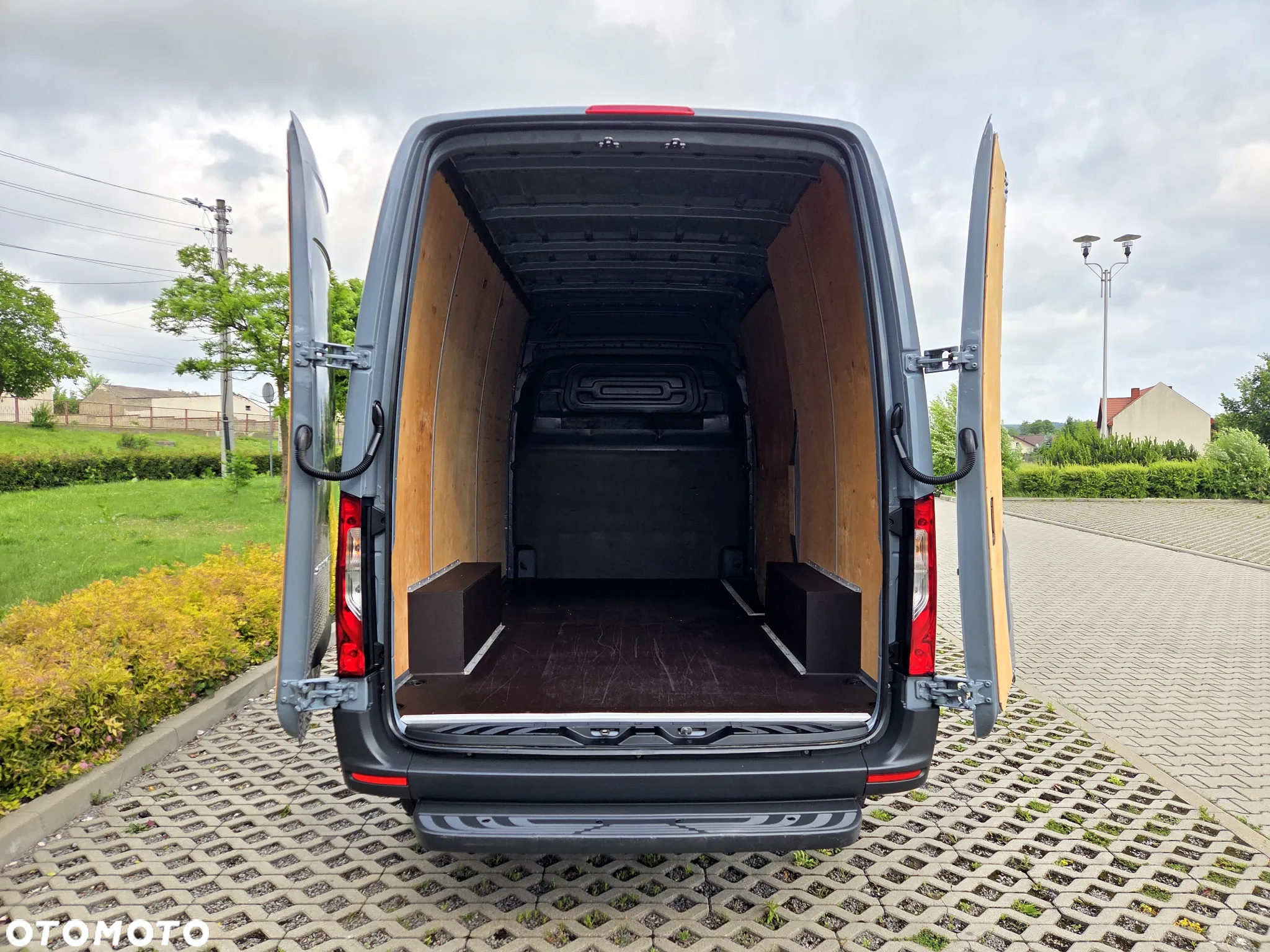 Mercedes-Benz Sprinter - 16